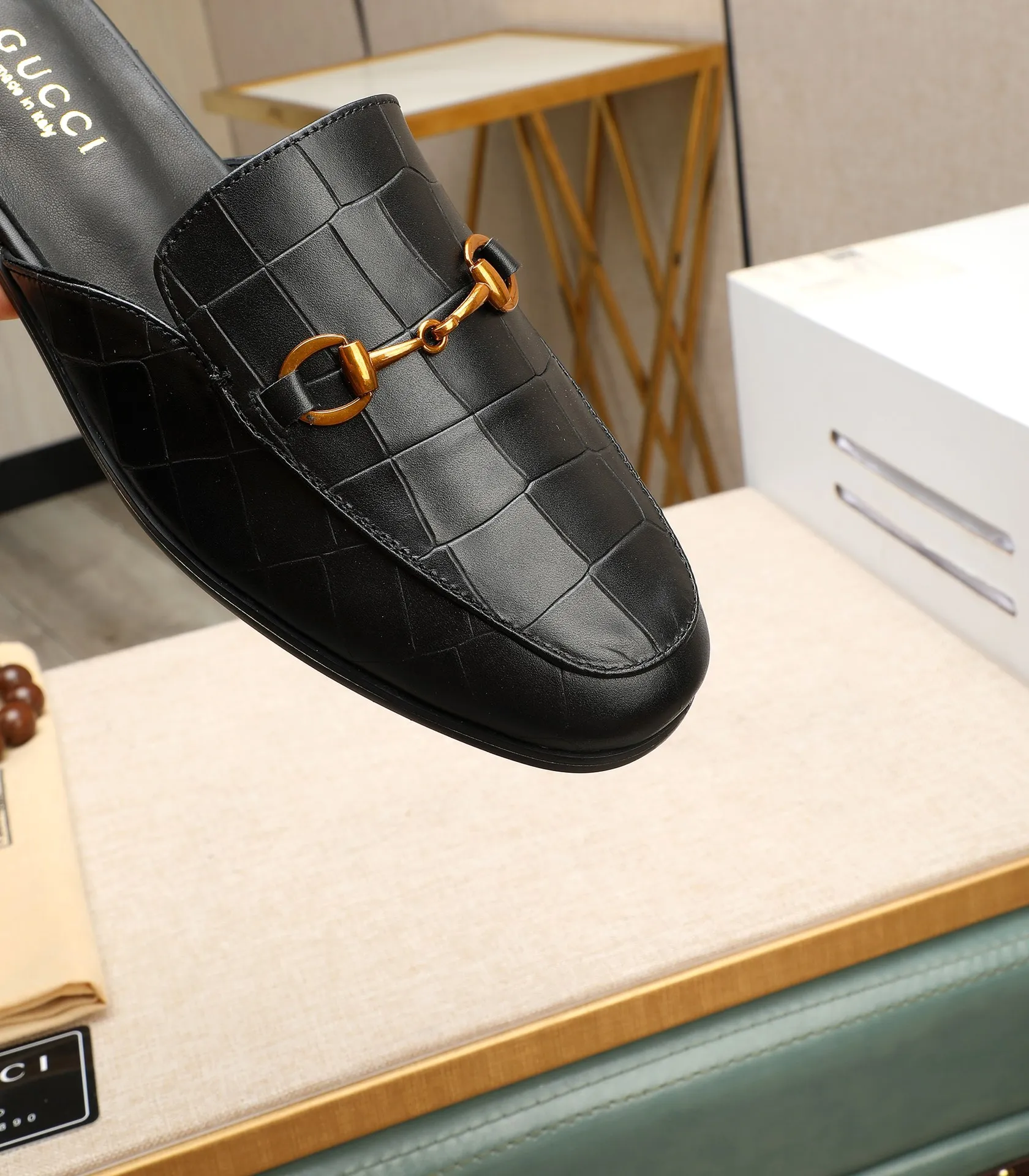 Men's clothing and shoes 💰380 (Gucci) The latest 🎁🎁 casual and fashionable men's shoes 👟 from the official website, hot style 💥 style is simple and elegant, exclusive for trendy men. Unique official website latest brand double G elements 👑 original Gucci decoration, fashionable and generous, original material original calfskin, ✅ fully imported first-layer pigskin lining, official website designated wear-resistant, lightweight original rubber casual outsole, counter classic model taken in kind, 38-44 black and white optional